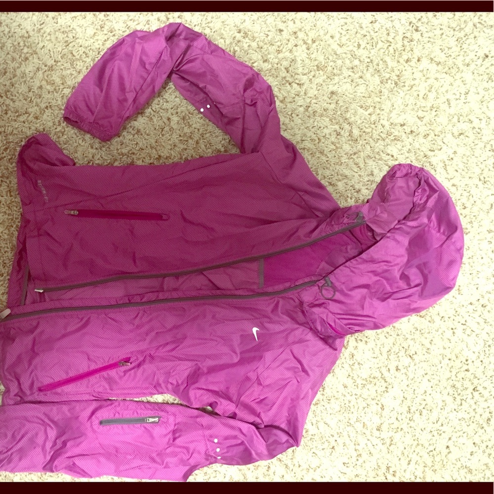 Pink Nike running windbreaker